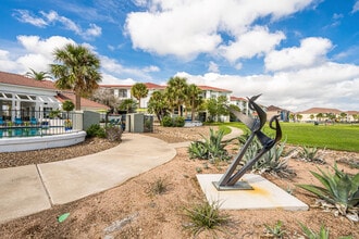 Baypoint Apartments in Corpus Christi, TX - Building Photo - Building Photo