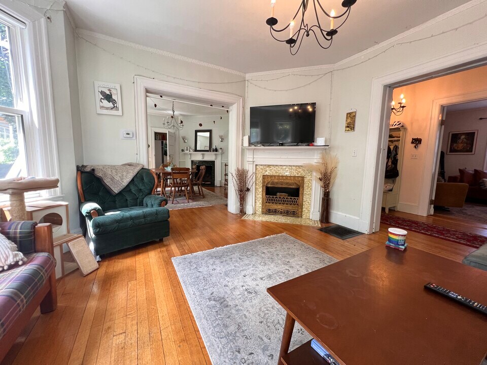 9 Kenwood St in Brookline, MA - Building Photo