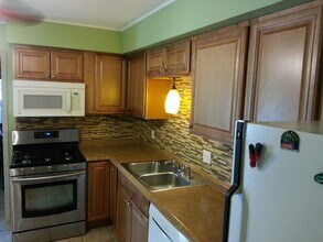 361 Fox Village Ct in Ballwin, MO - Building Photo - Building Photo