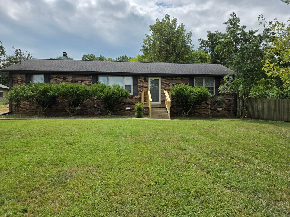 211 Kings Rd in Mount Juliet, TN - Foto de edificio