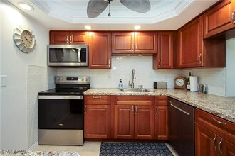 4774 Hidden Harbour Blvd in Ft. Myers, FL - Foto de edificio - Building Photo