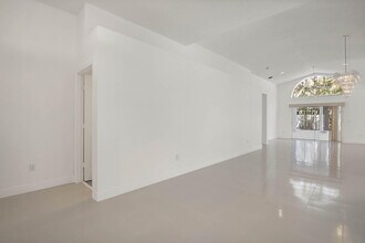 13596 Weyburne Dr in Delray Beach, FL - Building Photo - Building Photo