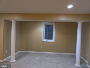8400 Hessian Hill Ct in Linton Hall, VA - Building Photo - Building Photo