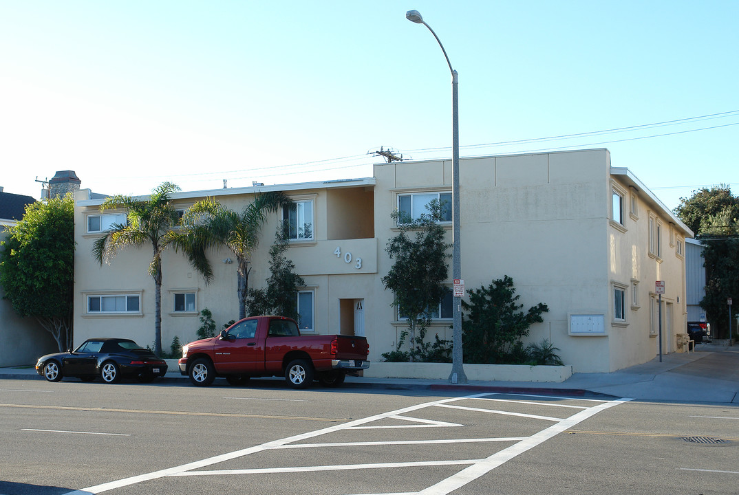 Balboa Boulevard Apartments in Newport Beach, CA - Foto de edificio