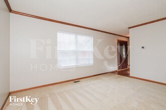 3025 Apple Knoll Ln in Middletown, OH - Foto de edificio - Building Photo