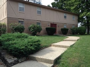 Cambridge Oaks Apartments in Connersville, IN - Building Photo - Building Photo