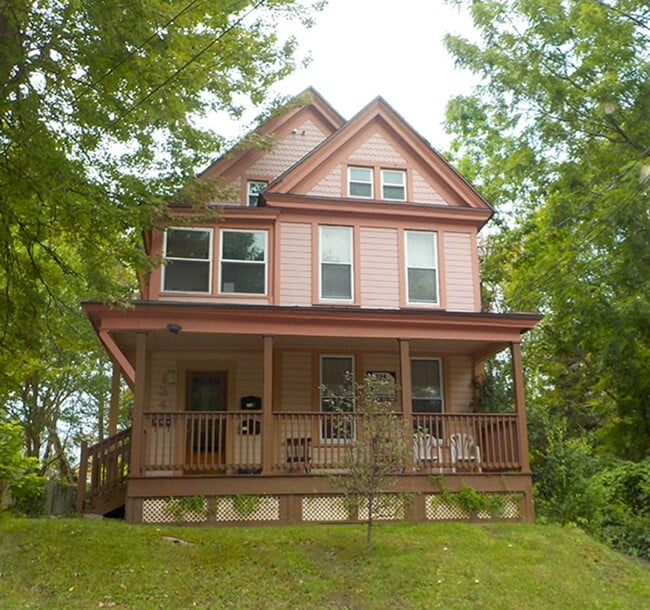 134 Bassett St in Syracuse, NY - Building Photo - Building Photo