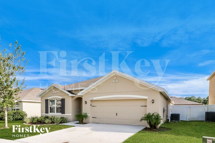 36048 Carriage Pine Ct in Zephyrhills, FL - Foto de edificio