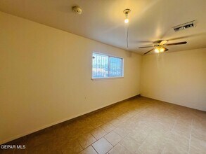 9632 Montwood Dr in El Paso, TX - Building Photo - Building Photo