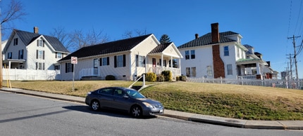 438 W Market St in Harrisonburg, VA - Building Photo - Building Photo