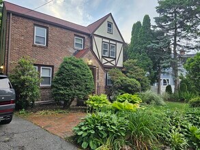 419 Pond St in Boston, MA - Building Photo - Building Photo