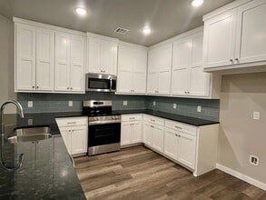 6620 Bent Wood Villas Dr in Oklahoma City, OK - Building Photo - Building Photo