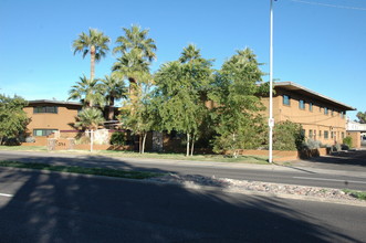 Savoy Plaza Apartments in Scottsdale, AZ - Building Photo - Building Photo