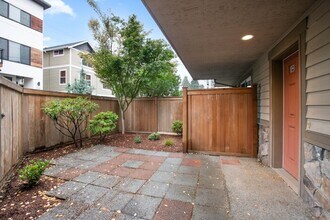4529 40th Ave SW in Seattle, WA - Foto de edificio - Building Photo