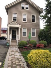142 Walnut St in Montclair, NJ - Building Photo - Building Photo