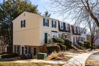 Greenhills Townhomes & Apartments in Damascus, MD - Foto de edificio - Building Photo