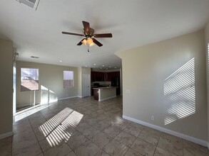 197 Spring Hollow Dr in Las Vegas, NV - Building Photo - Building Photo