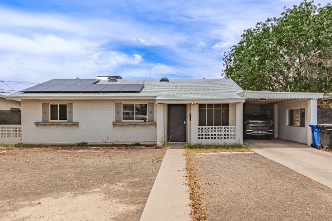 property at 2801 W Glenrosa Ave
