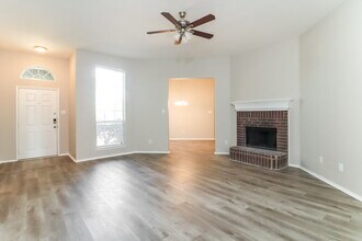 1206 Beacon Hill Dr in Midlothian, TX - Building Photo - Building Photo