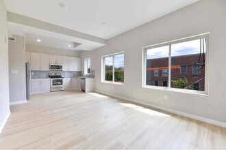 616 N 40th St-Unit -Unit D in Philadelphia, PA - Building Photo - Building Photo