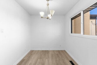 236 Avenue S North in Saskatoon, SK - Building Photo - Building Photo