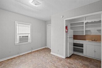 311 9th St N-Unit -B in Texas City, TX - Foto de edificio - Building Photo