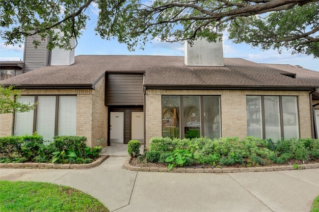 property at 2601 S Braeswood Blvd