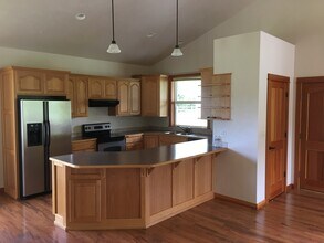 91351 Donna Rd in Springfield, OR - Building Photo - Building Photo