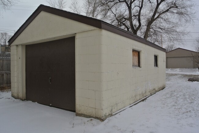 616 14th St SE in Minot, ND - Building Photo - Building Photo