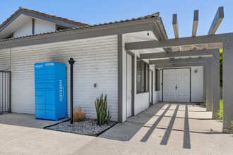 4200 S Harbor Blvd in Oxnard, CA - Building Photo - Building Photo