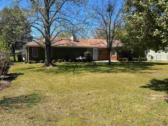 213 Westwood Dr in Warner Robins, GA - Building Photo - Building Photo