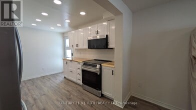 20 Meadowland Ave in Barrie, ON - Building Photo - Building Photo