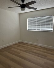 1142 Sunset Point Rd in Clearwater, FL - Foto de edificio - Building Photo