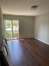 1091 Shell Blvd in Foster City, CA - Foto de edificio - Building Photo