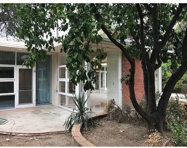 property at 1328 N Louise St