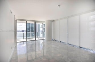 650 NE 32nd St, Unit 2701 in Miami, FL - Building Photo - Building Photo