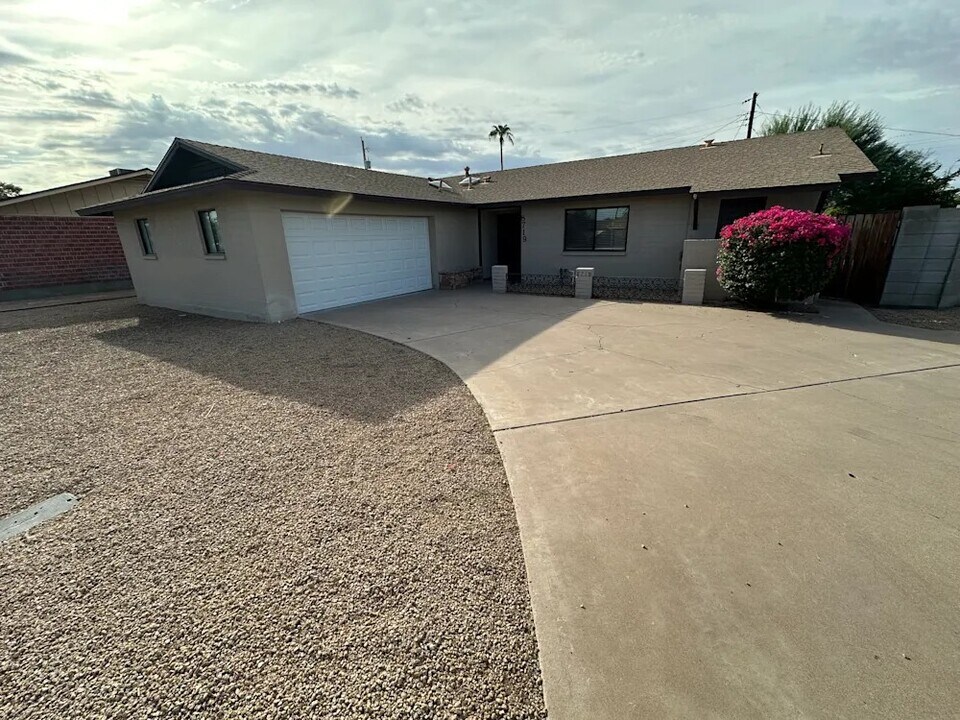 8718 E Plaza Ave in Scottsdale, AZ - Building Photo