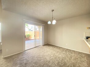 1868 E Houston Ave in Fresno, CA - Foto de edificio - Building Photo