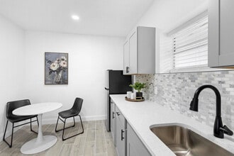 1882 Lake St in Oviedo, FL - Building Photo - Building Photo