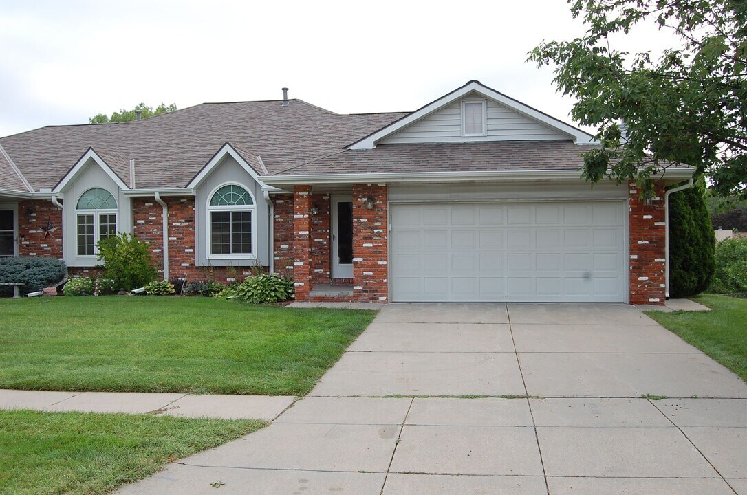 6332 S 28th St in Lincoln, NE - Building Photo
