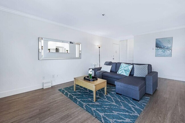 360 The Village-Unit -FL2-ID406365P in Redondo Beach, CA - Building Photo - Building Photo