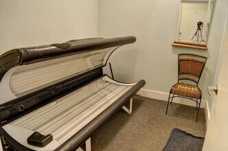 16817 Larch Way, Unit C106 in Lynnwood, WA - Foto de edificio - Building Photo