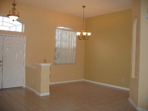 2725 Old Redpine Way in Orlando, FL - Building Photo - Building Photo