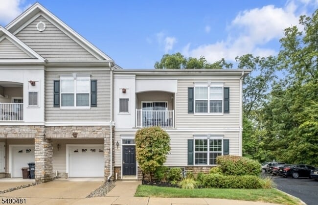 108 Stone Creek Ct in Hanover, NJ - Building Photo - Building Photo