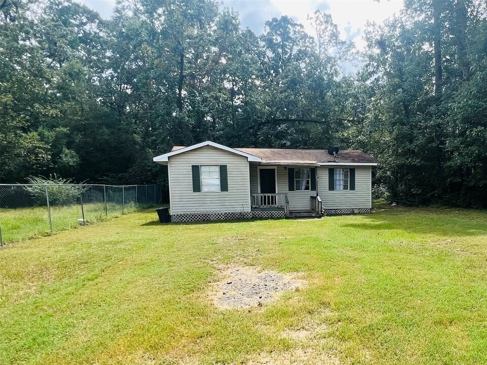 190 Timber Ln in Livingston, TX - Building Photo