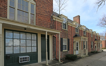 Mariemont Townhomes in Cincinnati, OH - Foto de edificio - Building Photo