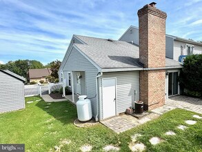 211 Halsey Ave in West Lawn, PA - Foto de edificio - Building Photo