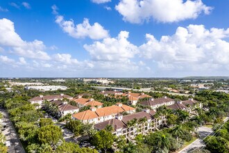 Poinciana Place in Pompano Beach, FL - Building Photo - Building Photo