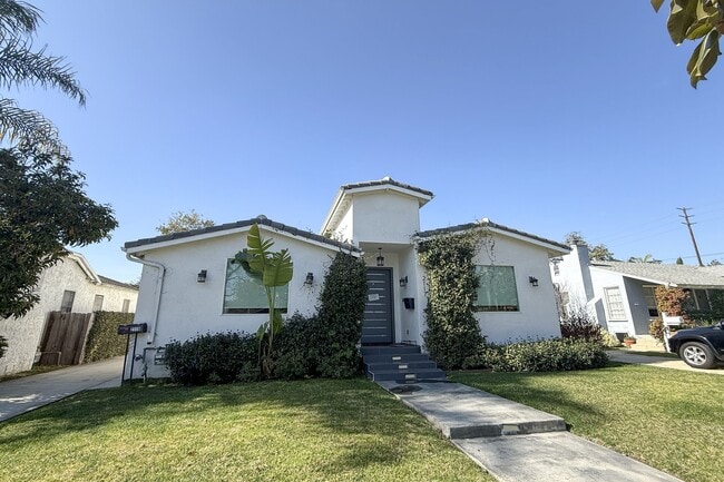 2119 Kelton Ave in Los Angeles, CA - Building Photo - Building Photo