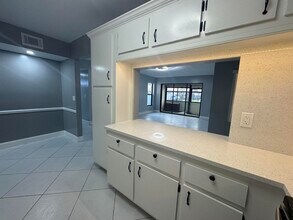 802 Sky Pine Way in Greenacres, FL - Building Photo - Building Photo